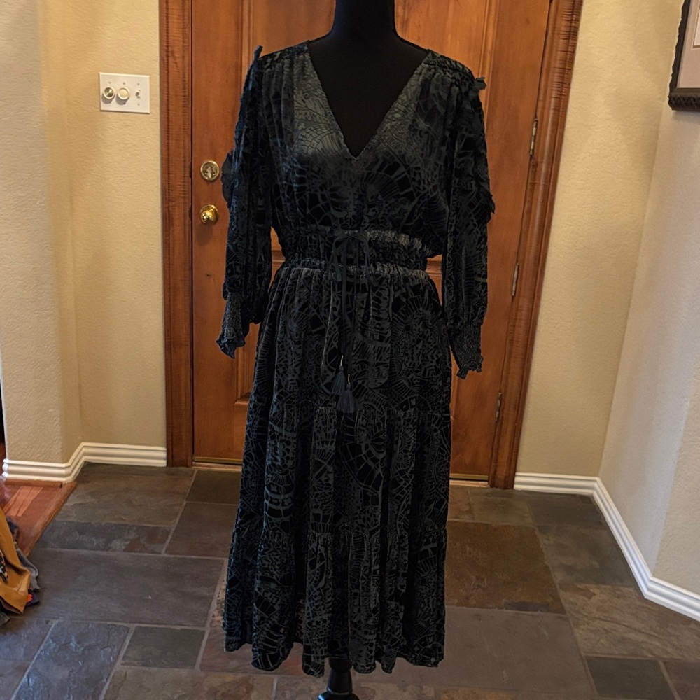 Elegant Dark Green Lace Dress